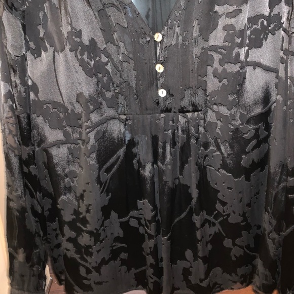 Black DVF blouse with sheer sleeves - Picture 5 of 8